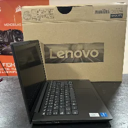 Notebook Lenovo V14G3IAP - 14" FHD- Intel i3-1215U- 8 GB RAM-240 GB NVMe M.2 - Windows 11 Pro Reacondicionado (A)