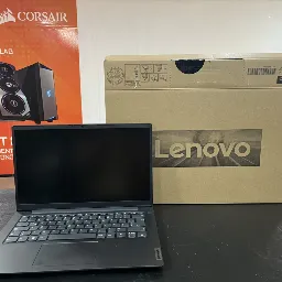 Notebook Lenovo V14G3IAP - 14" FHD- Intel i3-1215U- 8 GB RAM-240 GB NVMe M.2 - Windows 11 Pro Reacondicionado (A)